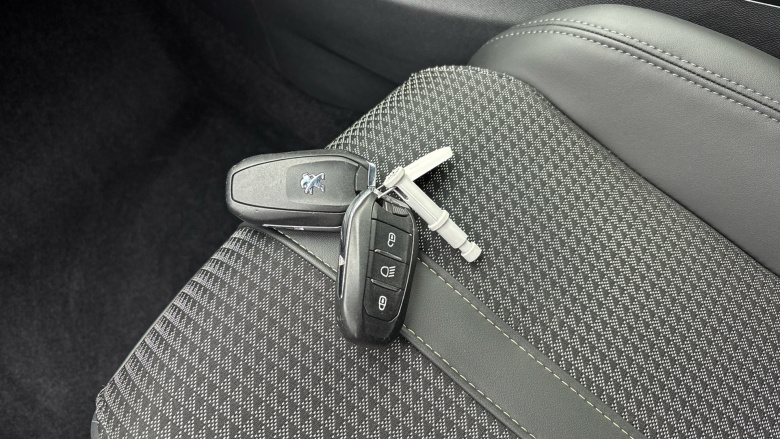 Peugeot 2008 1.2 PureTech 130 GT 5dr Petrol Estate